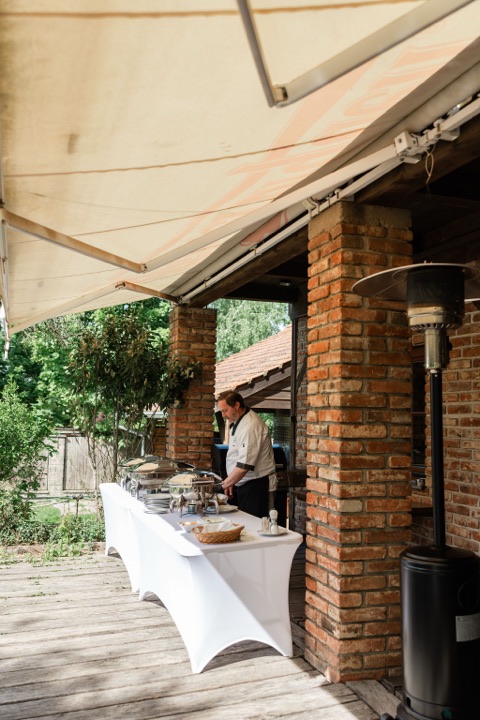 Villa Botanika – posezení pod pergolou